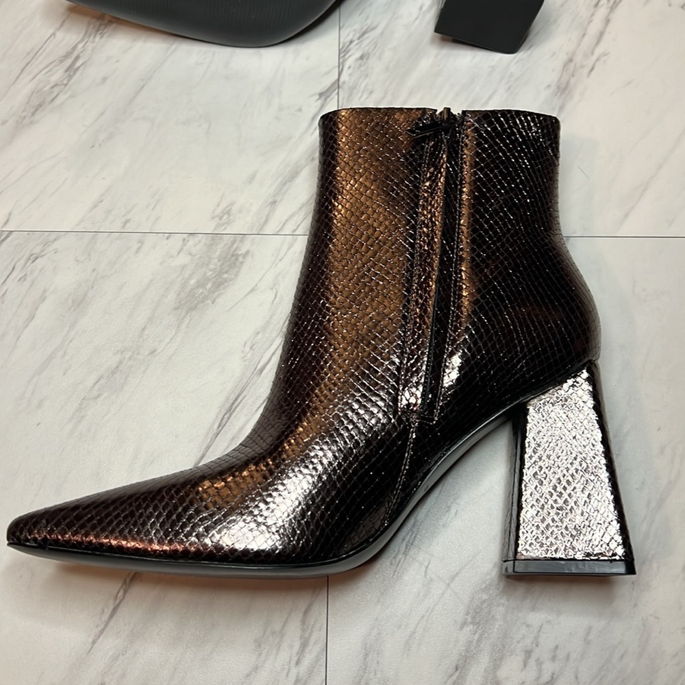 Marc fisher Kulika heeled printed snake leather bootie boot shoe metallic 8 - Picture 5 of 9